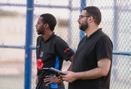كرة القدم في نصف ملعب 1 ضد 1