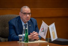 اتفاقية تعاون بين جامعة العين ومجموعة أبولونيا وسينيرجي الطبية