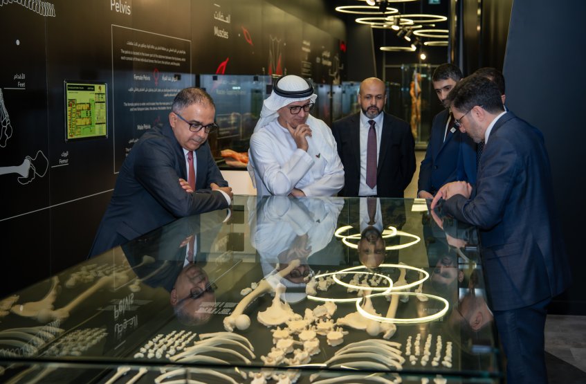 An MOU between Al Ain University and Khalifa University 